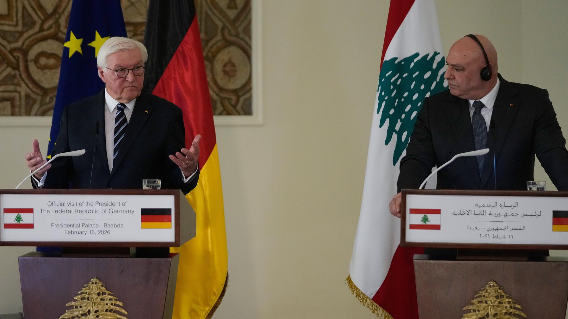Beirut: Der libanesische Staatspräsident Joseph Aoun (r.) und Bundespräsident Frank-Walter Steinmeier geben eine gemeinsame Pressekonferenz.