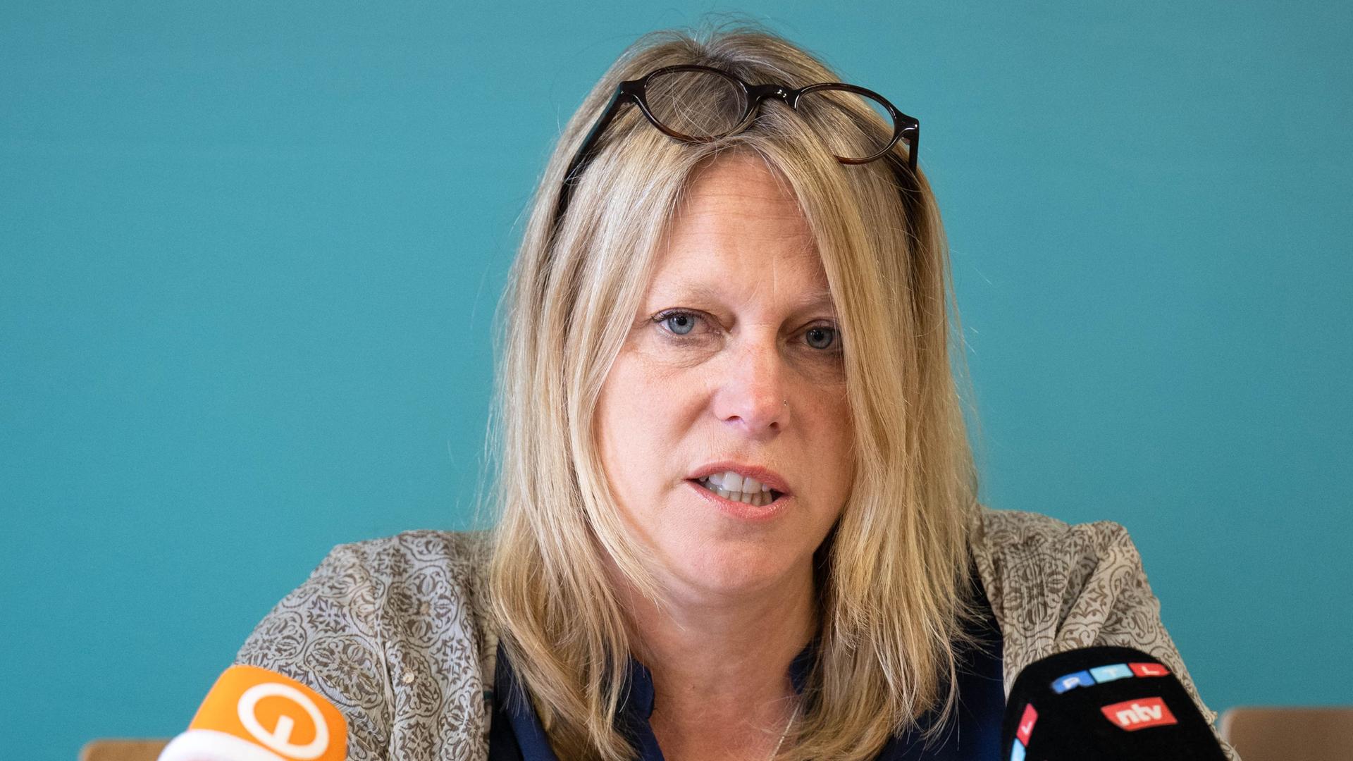 Bremen: Maike Schaefer, Spitzenkandidatin von Bündnis 90/Die Grünen in Bremen spricht bei einer Pressekonferenz. Bremen: Maike Schaefer, Spitzenkandidatin von Bündnis 90/Die Grünen in Bremen spricht bei einer Pressekonferenz.