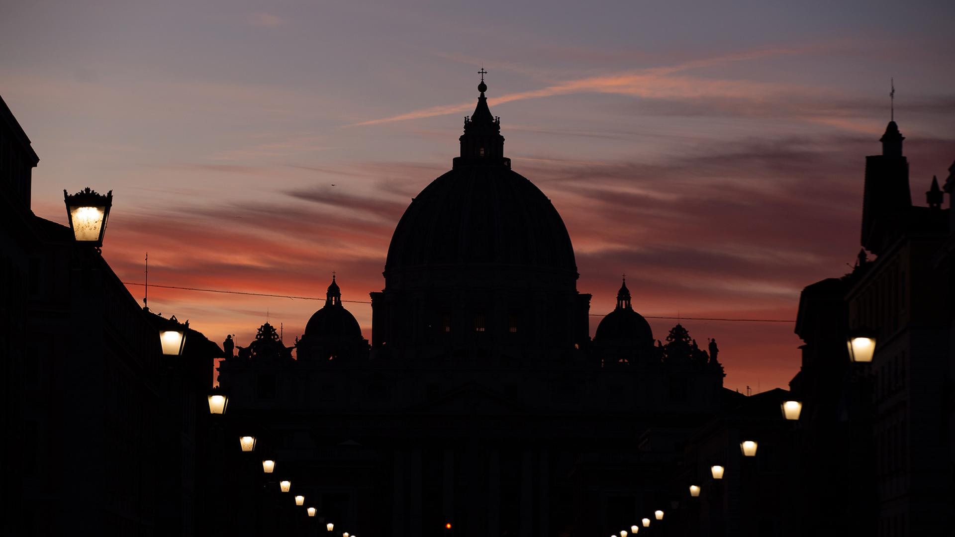 Blick auf den Petersdom in Rom