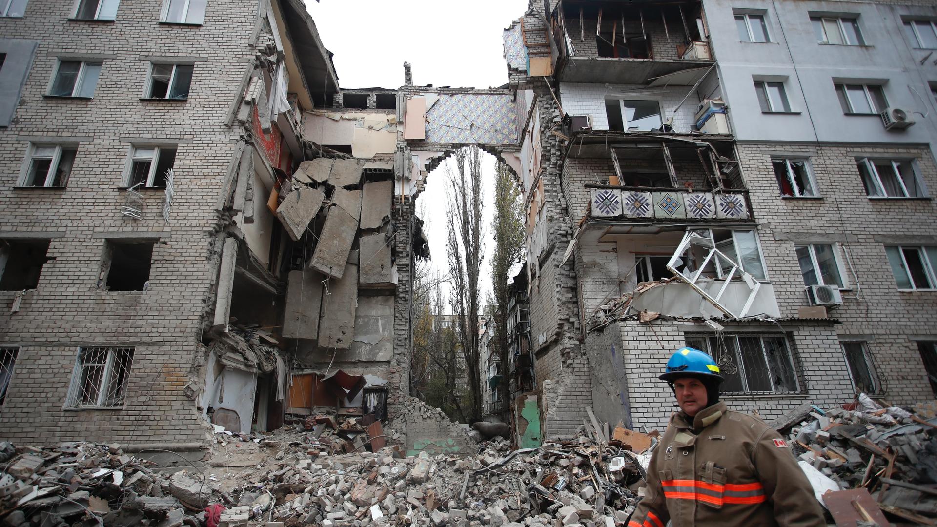 Das Foto zeigt ein zerstörtes Haus in Mykolajiw in der Ukraine.