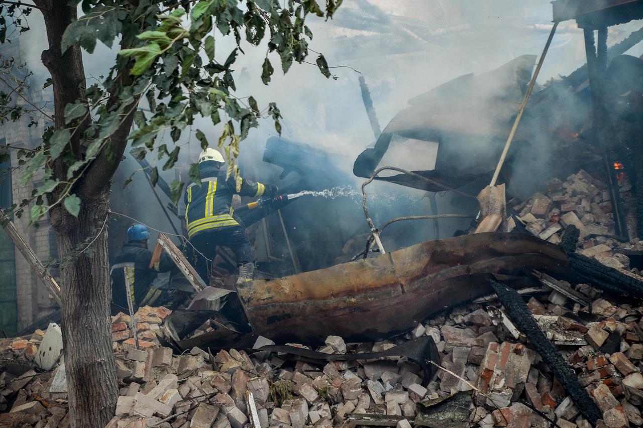 Durch russischen Beschuss sind in Slowjansk in der Region Donbass wieder Gebäude zerstört worden.