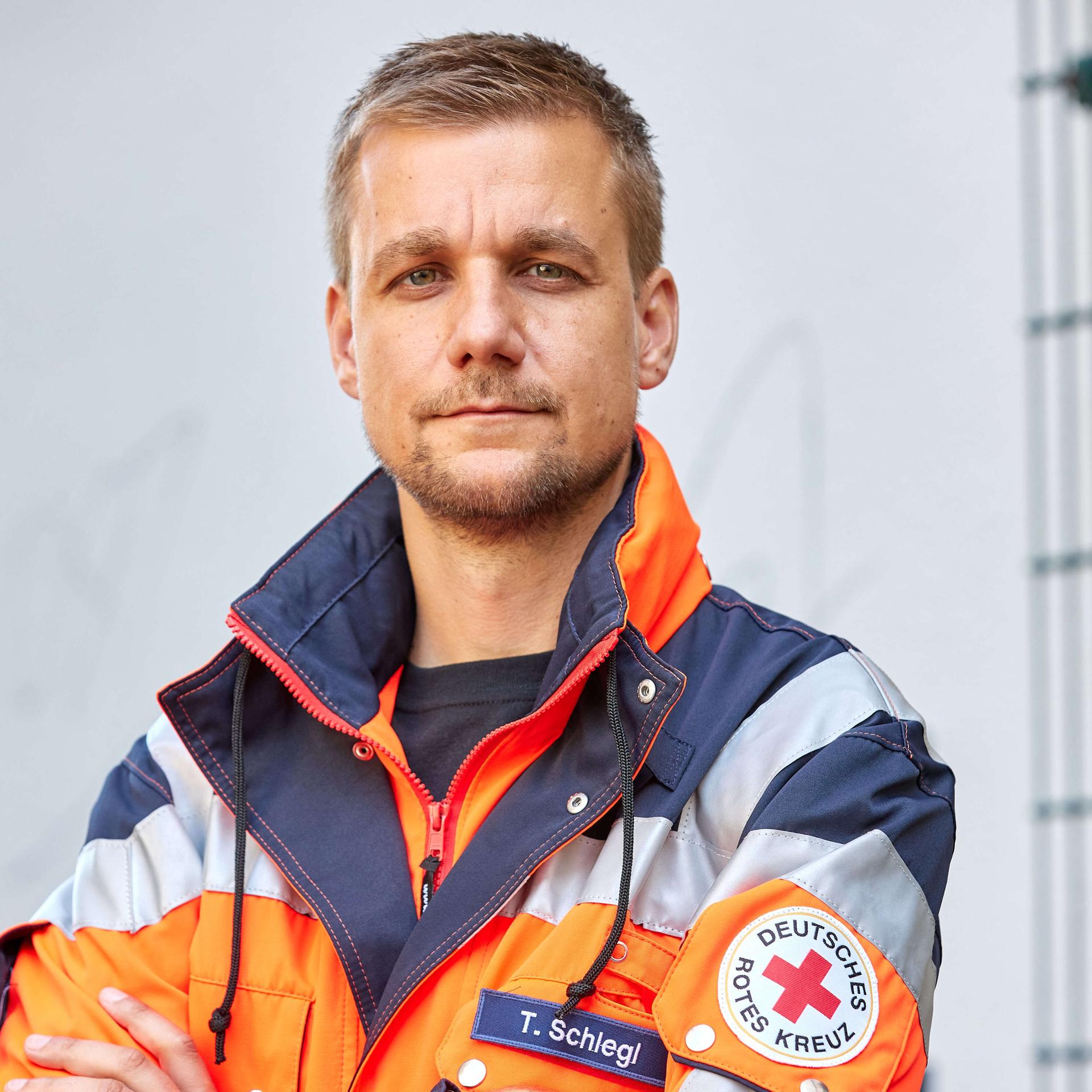 Autor und Sanitäter – Tobias Schlegel zwischen Fernsehstudio und Rettungswagen