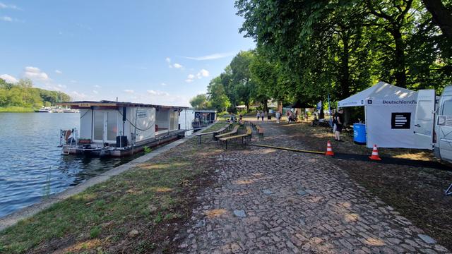 Mit Blick aufs Wasser: Der Politikpodcast mit der Denkfabrik beim Traumschüff in Brandenburg an der Havel