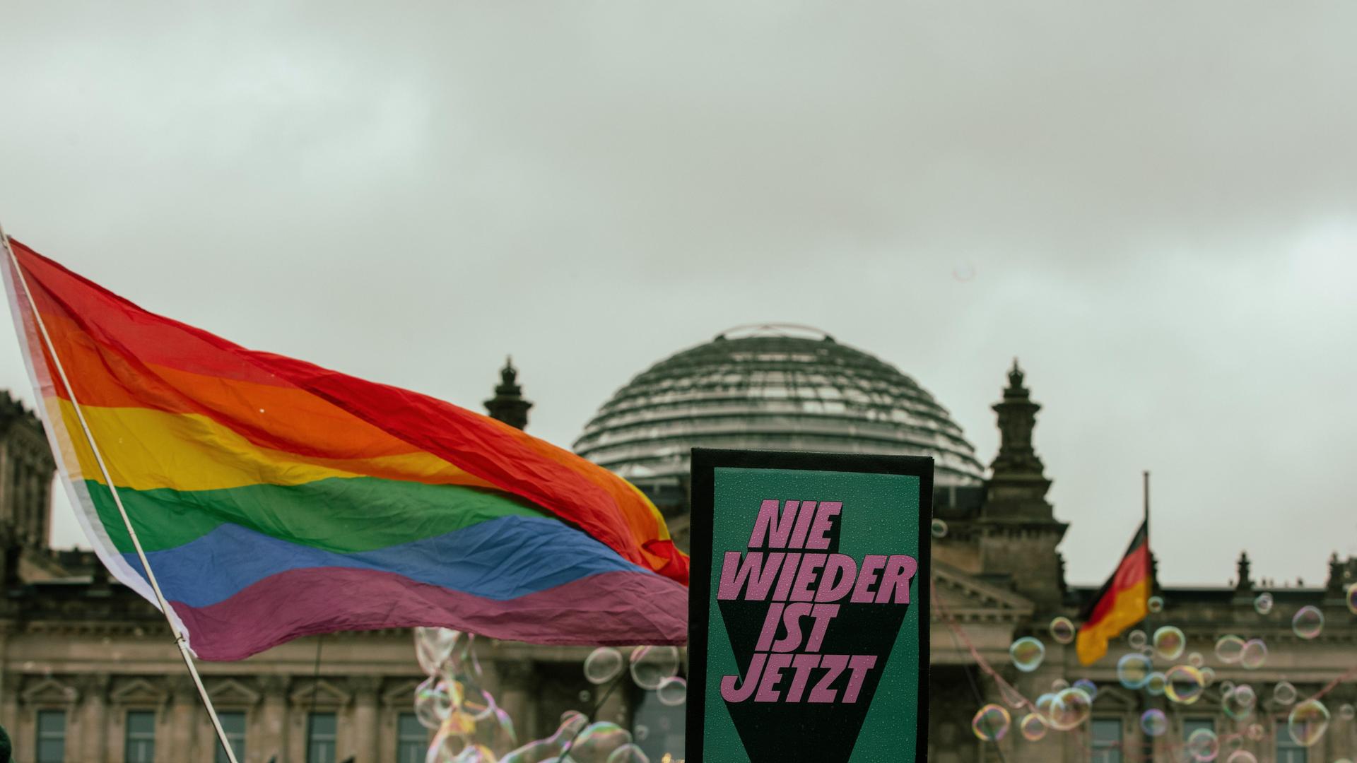 Demonstration gegen politischen Extremismus in Berlin, am 3. Februar 2024