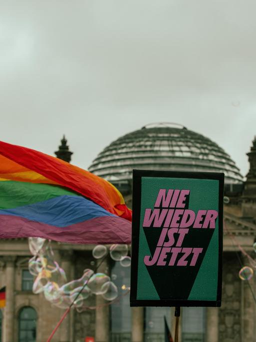 Demonstration gegen politischen Extremismus in Berlin, am 3. Februar 2024