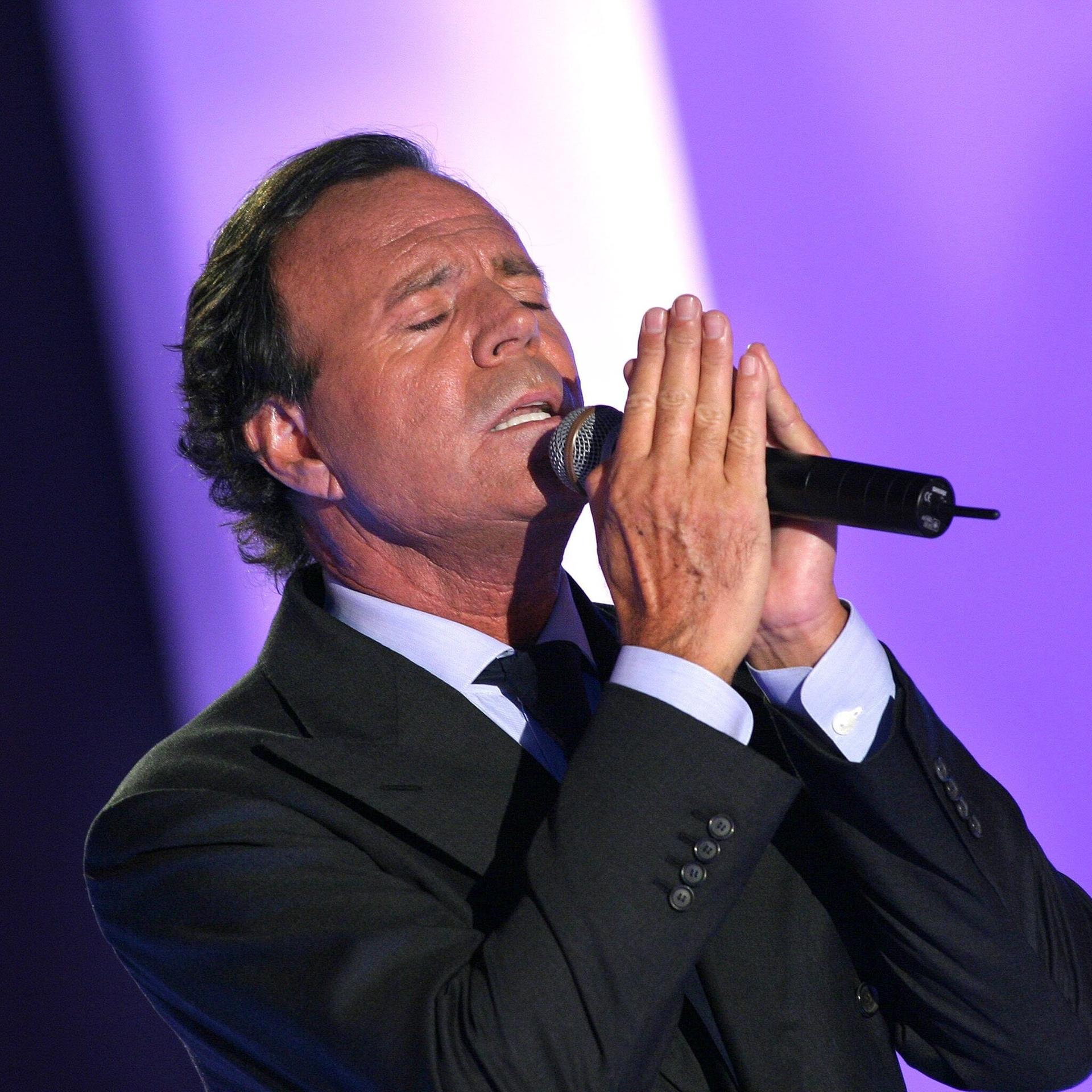 Anzeige - Musik-Weltstar Julio Iglesias weist Missbrauchsvorwürfe zurück