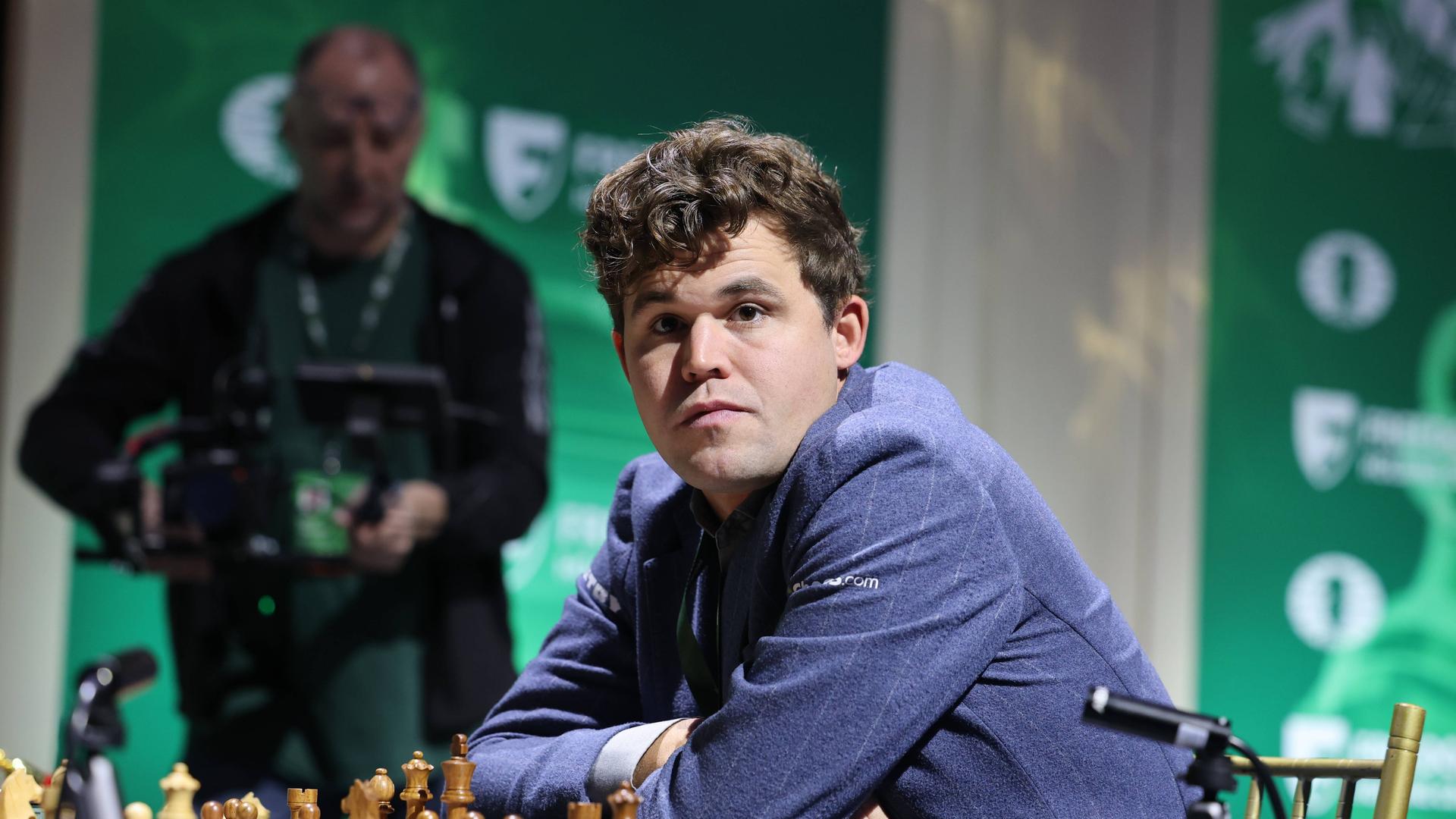 Nach Jeans-Eklat – Carlsen tritt but at Blitzschach-WM one