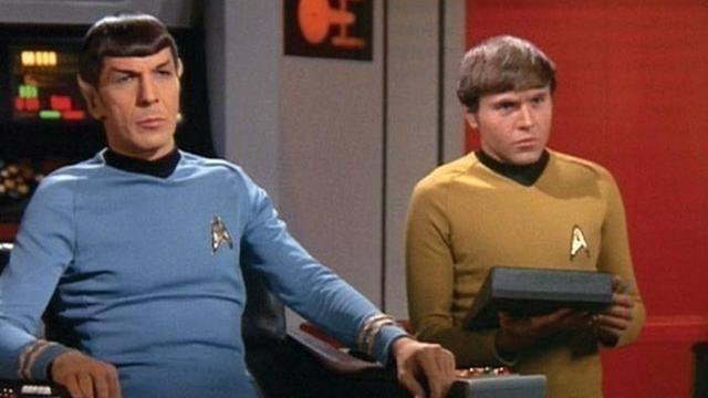 Leonard Nimoy als "Spock" und Walter Koenig als Pavel Chekov in der Serie "Star Trek".