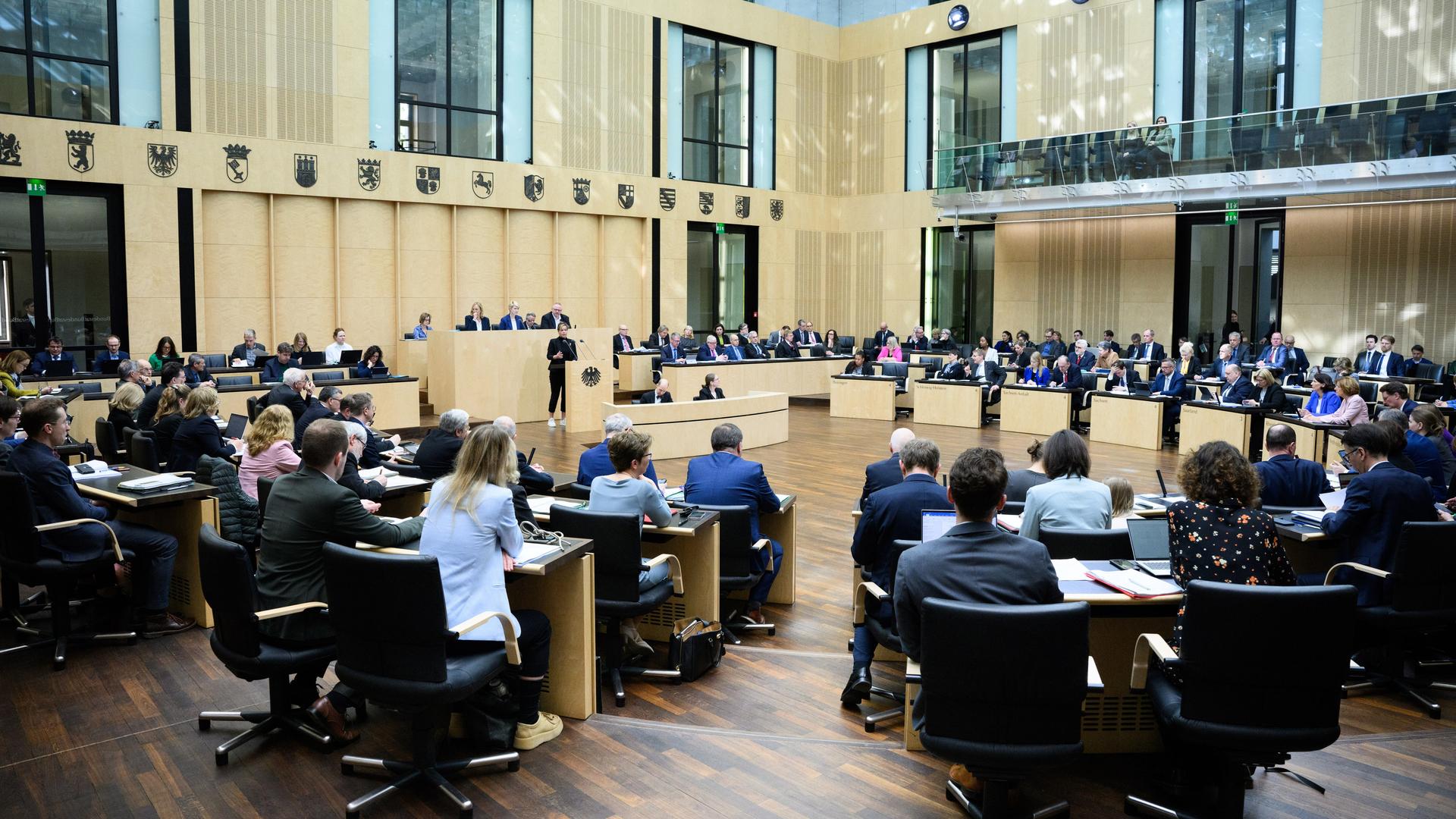 Blick in den Plenarsaal des Bundesrats in Berlin