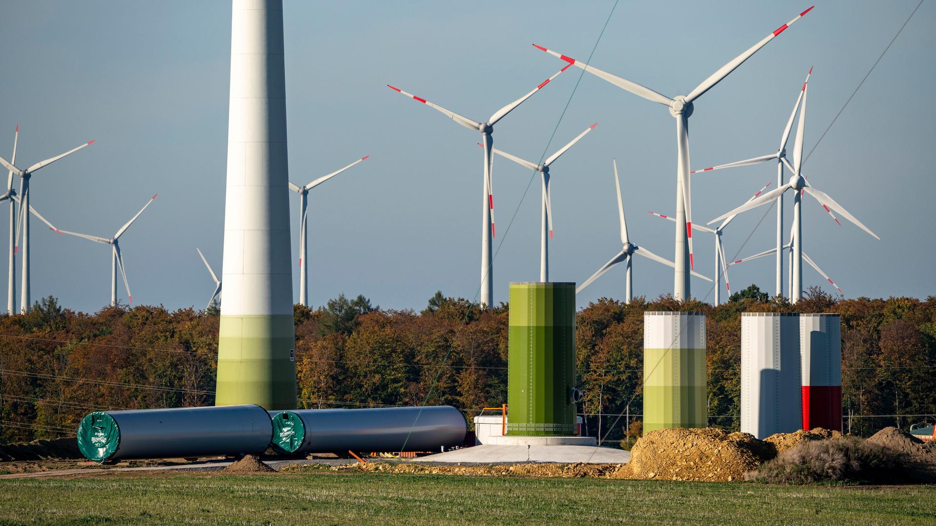 Baustelle einer neuen Windenergieanlage bei Bad Wünnenberg in NRW