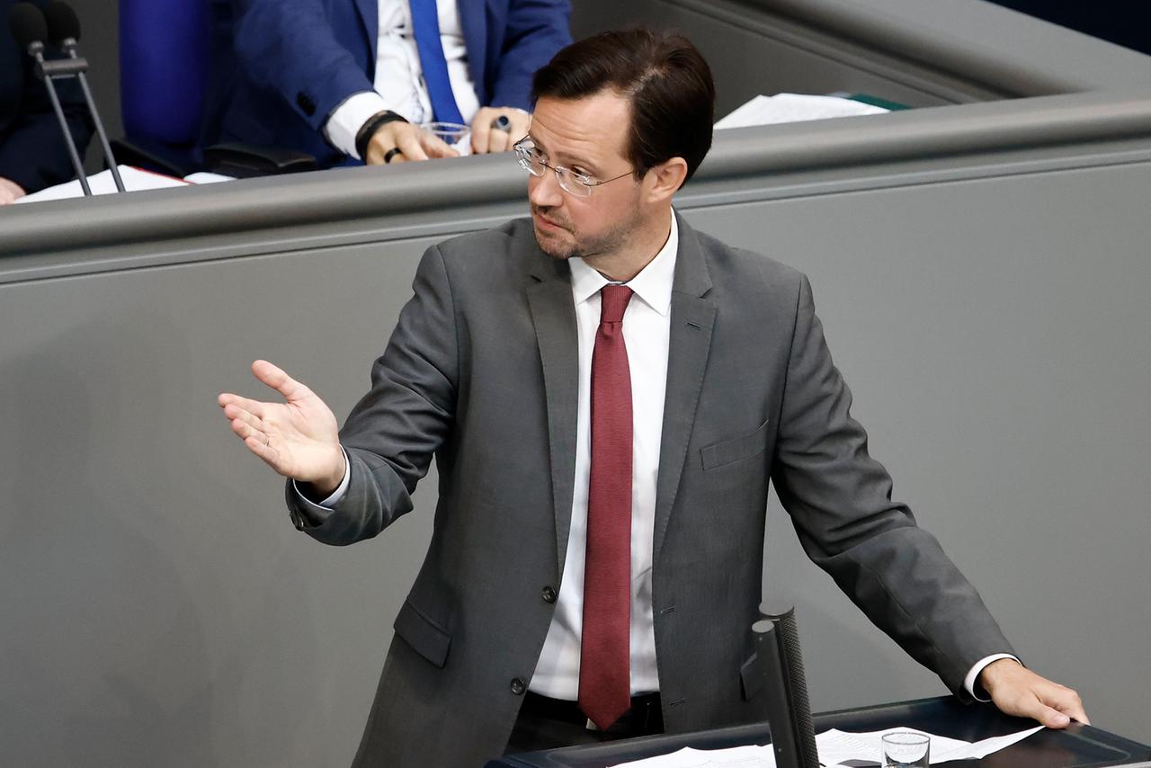 Der SPD-Fraktionsvize Dirk Wiese im Bundestag.