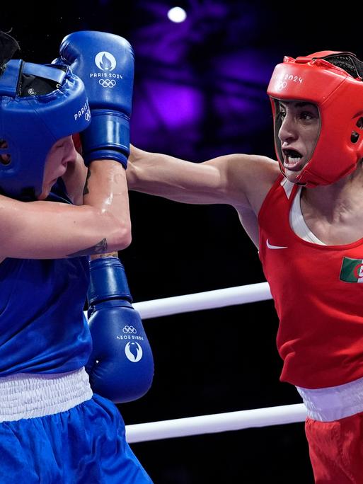 Boxkampf zwischen Imane Khelif (Algerien) und Anna Hamori (Ungarn) im Viertelfinale bei den Olympischen Spielen 2024.