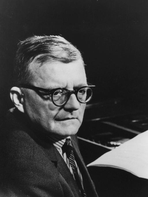 Dmitri Dmitriyevich Shostakovich Dmitri Dmitriyevich Shostakovich, Russian composer of the Soviet period Dmitri Dmitriyevich Shostakovich (1906-1975) PUBLICATIONxINxGERxSUIxAUTxONLY Copyright: xPhoto12/AnnxRonanxPicturexLibraryx ARP10A03474  