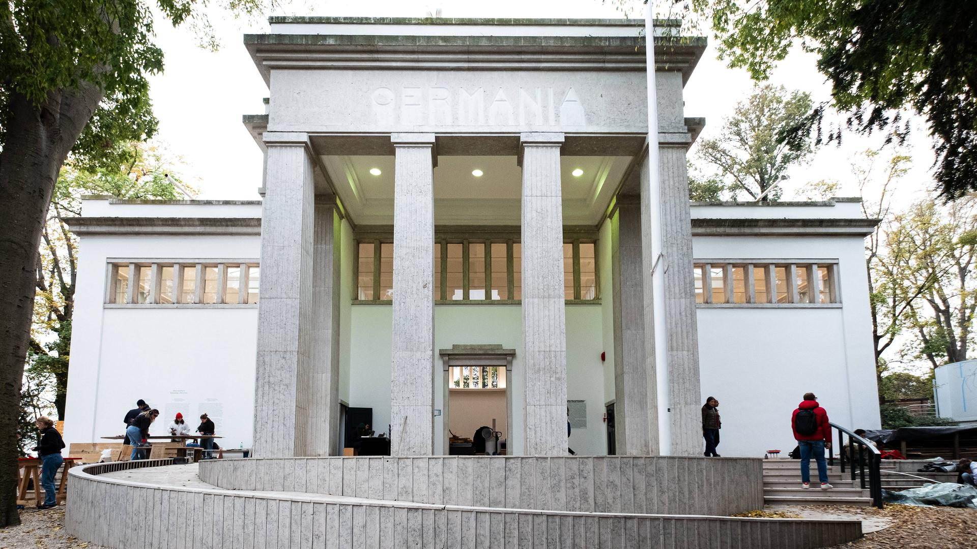 Kathleen Reinhardt Kuratiert Deutschen Pavillon In Venedig