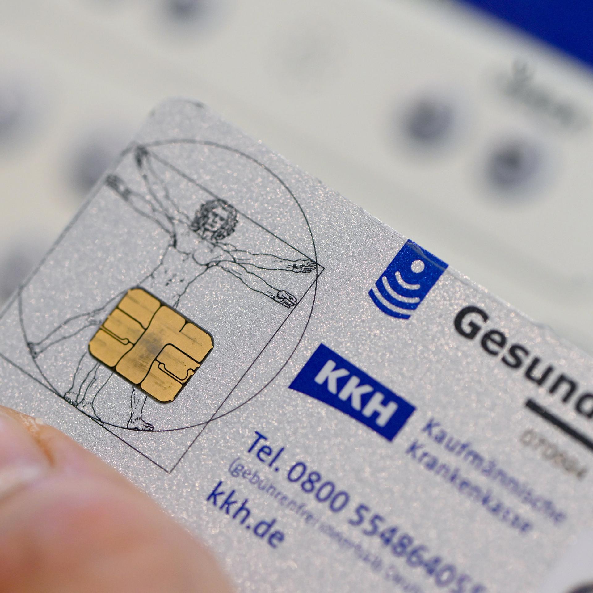 Eine elektronische Gesundheitskarte der Kaufmännischen Krankenkasse