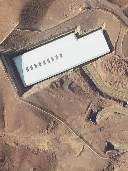 Satellitenaufnahme der Uran-Anreicherungsanlage in Fordow, Iran.