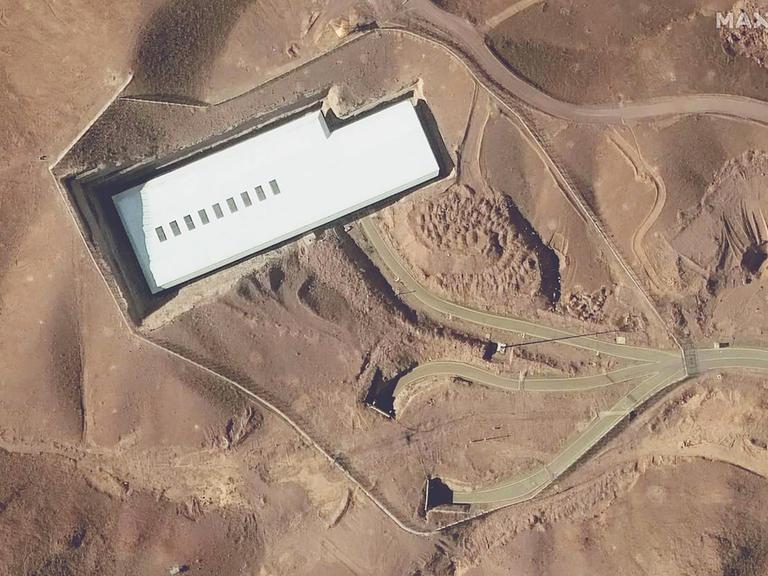 Satellitenaufnahme der Uran-Anreicherungsanlage in Fordow, Iran.