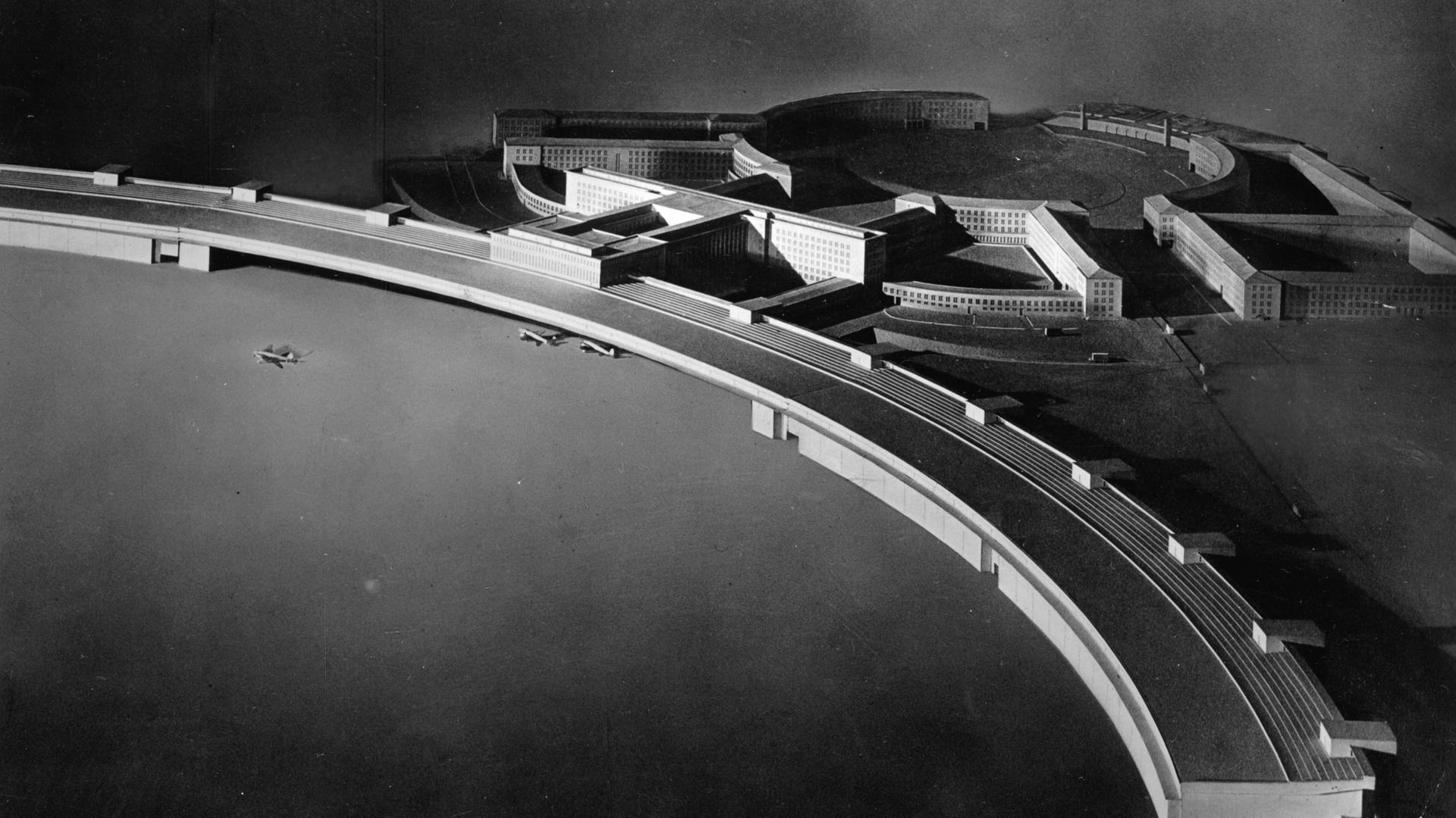Fotografie eines Modells für den Flughafen Berlin-Tempelhof, um1930