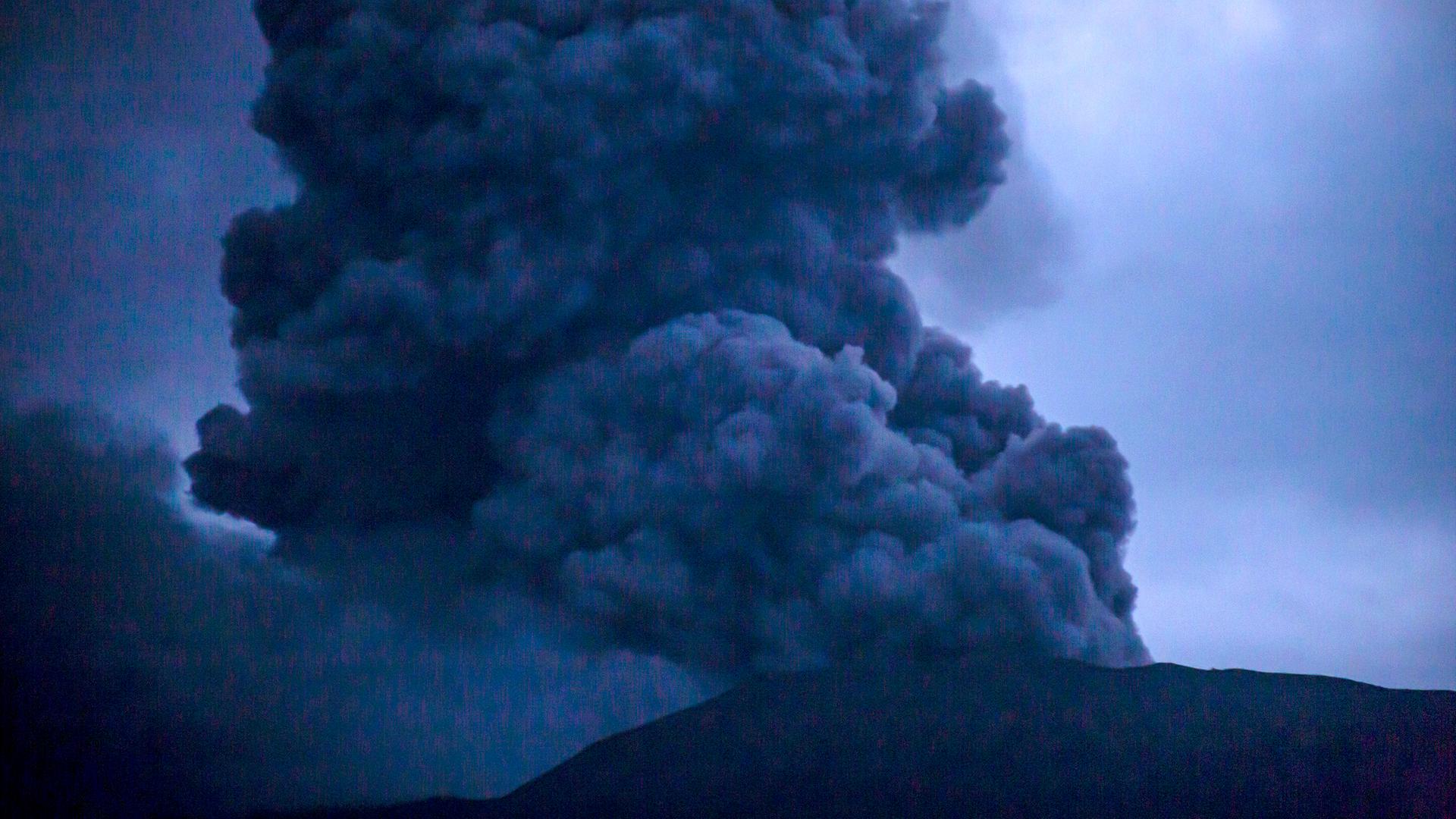 Indonesien - Vulkanausbruch fordert mindestens elf Tote