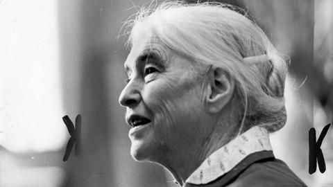 Historisches Porträt der Schriftstellerin Anna Seghers.