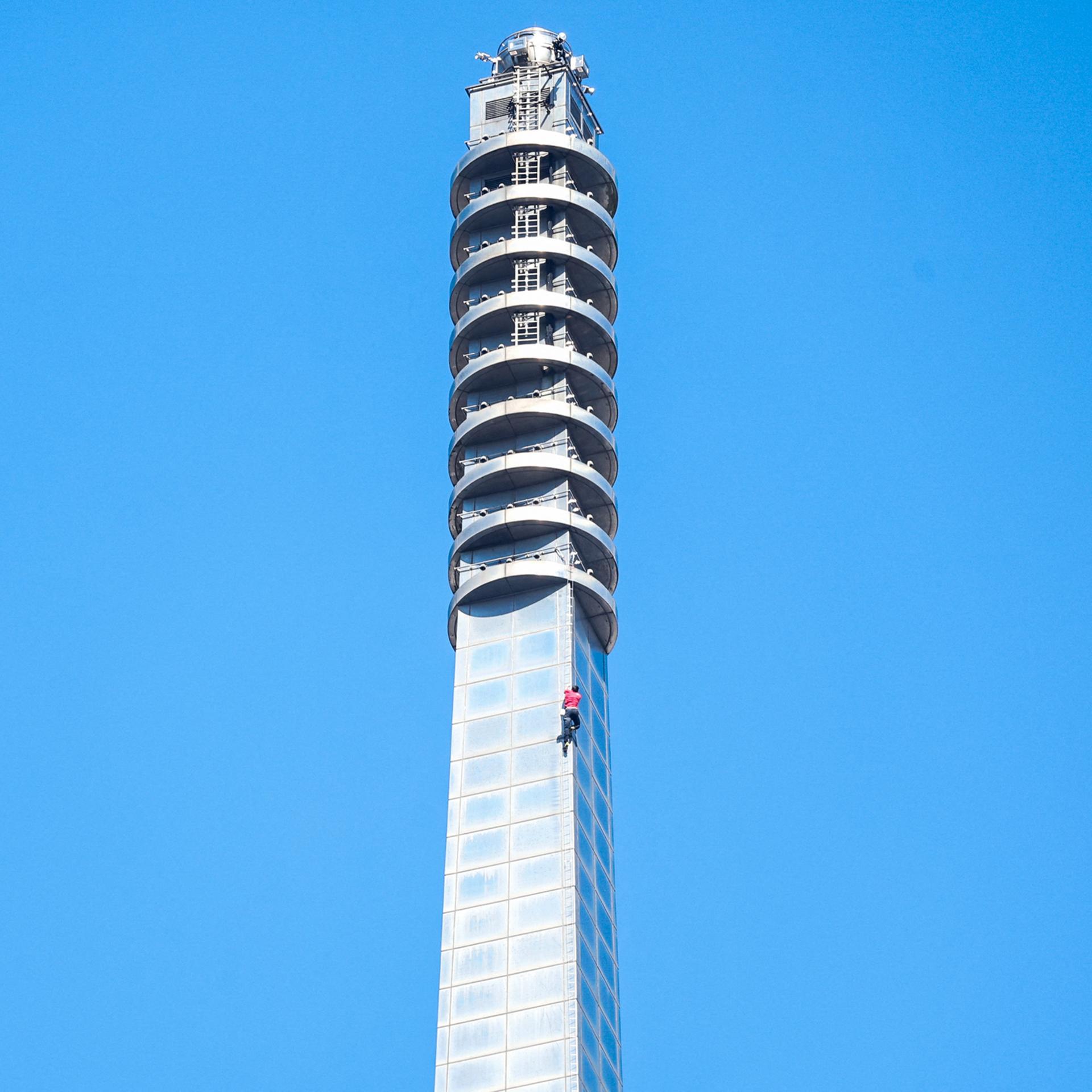 Live-Übertragung - Freeclimber klettert Wolkenkratzer in Taipeh hoch