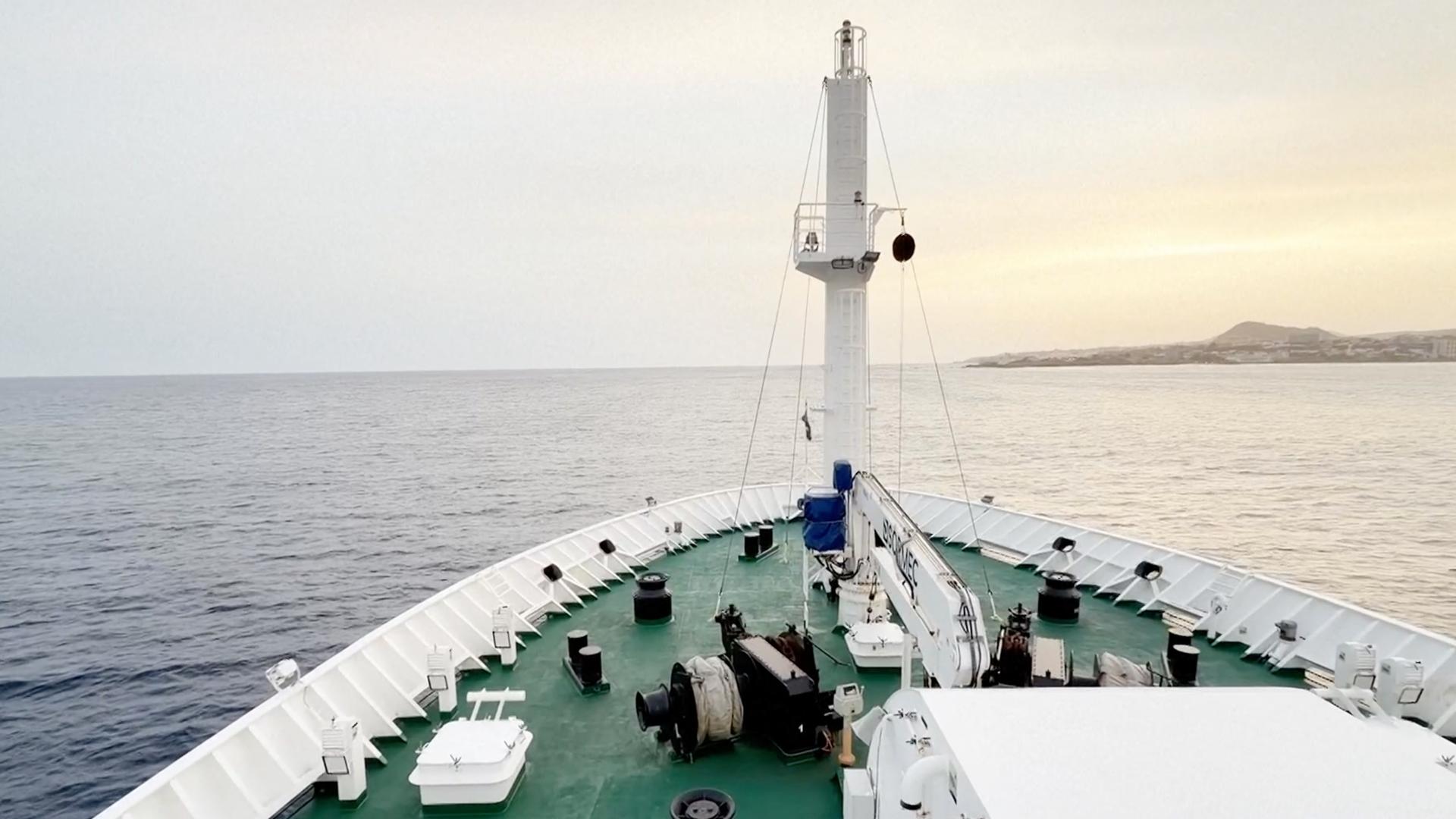 Blick auf die Küste von Kap Verde vom Deck der MV Hondius.