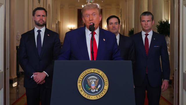 US-Präsident Donald Trump gibt gemeinsam mit Vizepräsident Vance, Außenminister Rubio und Verteidigungsminister Hegseth im Weißen Haus eine Erklärung zu den Agriffen auf iranische Atomanlagen ab.