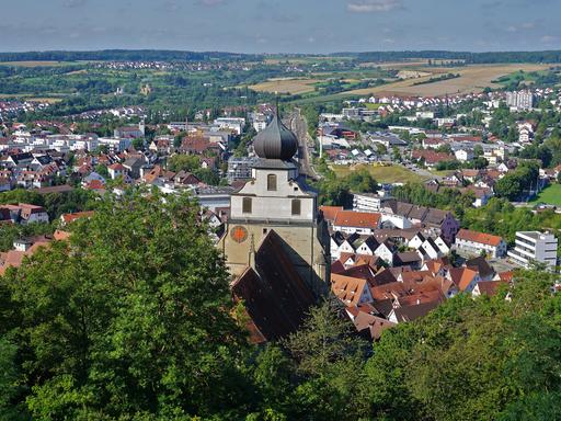 Die Stadt Herrenberg mit Stiftskirche, Baden Württemberg.