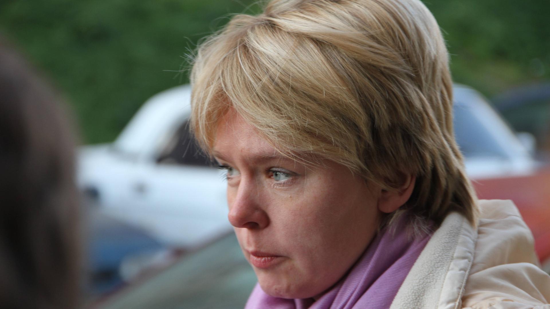 Profilaufnahme der russischen Aktivistin Jewgenija Tschirikowa