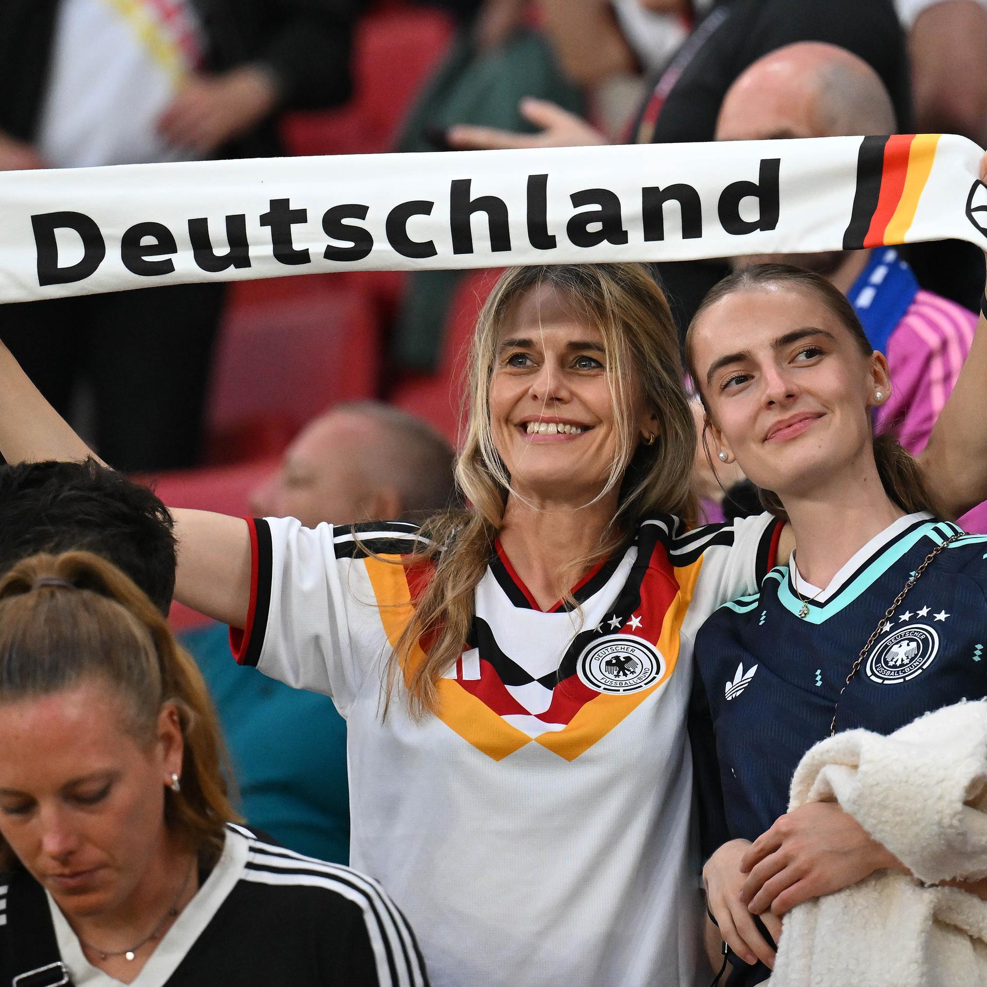 Interview Aydan Özoguz, SPD, Sportausschuss: Keine Moraldebatten zur WM?