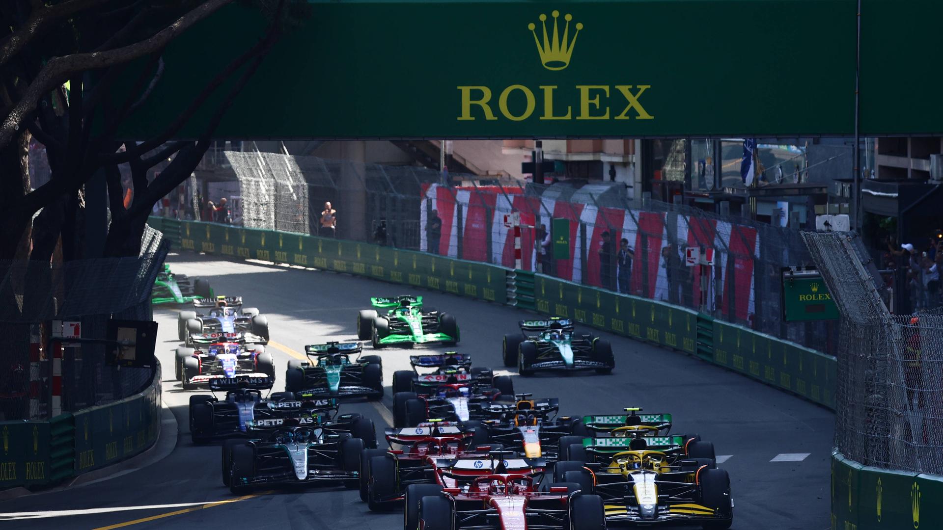 Startende Autos beim Formel 1 Grand Prix 2024 in Monaco. Startende Autos beim Formel 1 Grand Prix 2024 in Monaco.