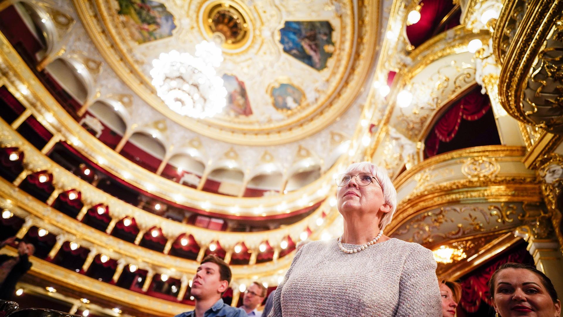 Claudia Roth (Bündnis 90/Die Grünen), Staatsministerin für Kultur und Medien, besucht die Oper der ukrainischen Hafenstadt Odessa am Schwarzen Meer. 