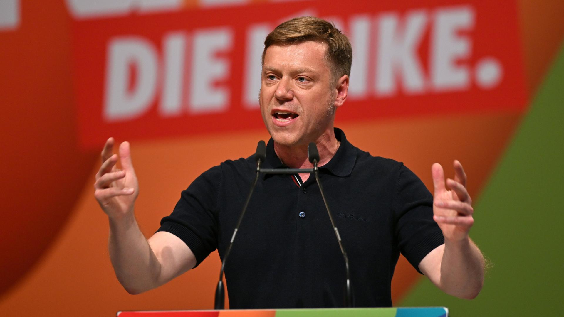 Der neu gewählte Co-Vorsitzende der Linken, Martin Schirdewan, spricht auf dem Parteitag