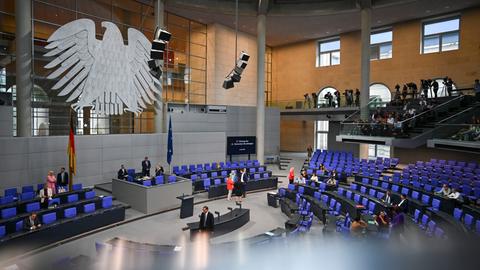 Blick in den Plenarsaal des Bundestags vor der Generaldebatte zum Haushalt 