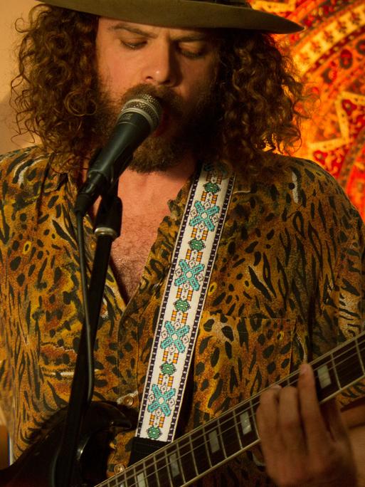 Wolfmother-Frontmann Andrew Stockdale an der Gitarre