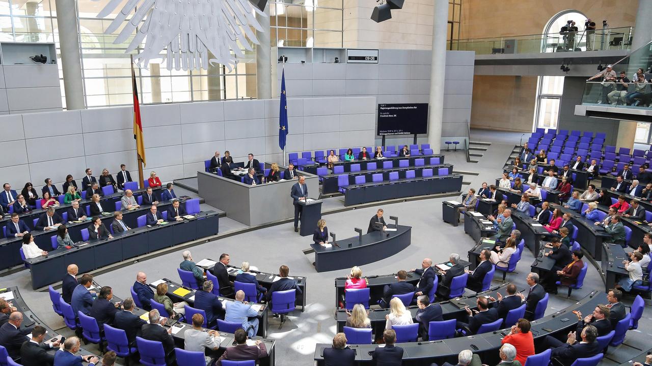 Bundeskanzler Friedrich Merz (CDU) hält am 11. Juni 2026 im Bundestag eine Regierungserklärung. Bundeskanzler Friedrich Merz (CDU) hält am 11. Juni 2026 im Bundestag eine Regierungserklärung.