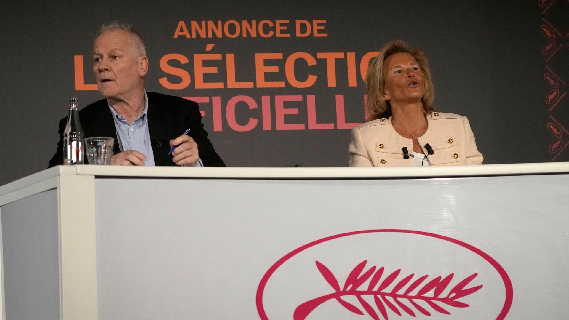 Paris: Iris Knobloch, Präsidentin des Filmfestivals von Cannes, und Thierry Fremaux, Generaldelegierter des Festivals, nehmen an einer Pressekonferenz teil.