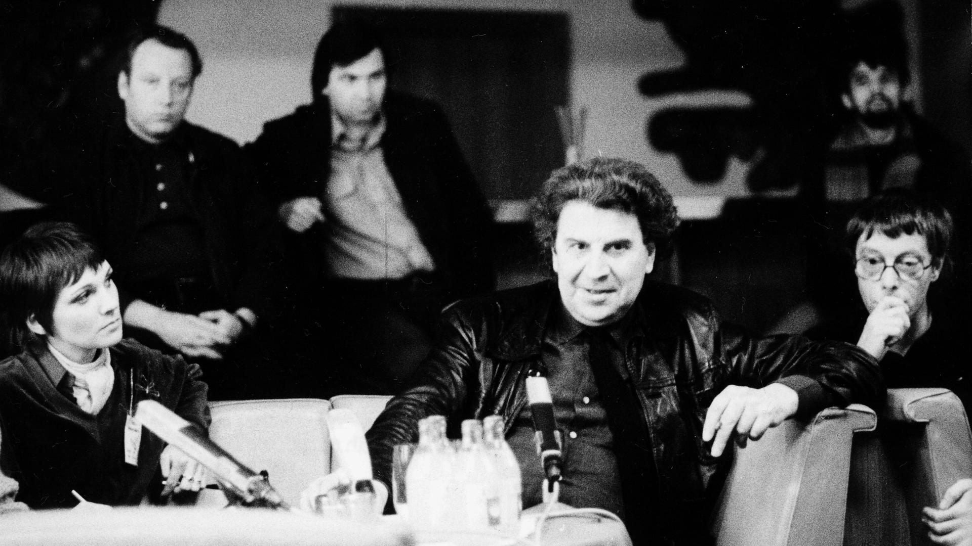 Der Musiker Mikis Theodorakis 1983 bei einem Besuch in Ost-Berlin zum Festival des politischen LIedes. 