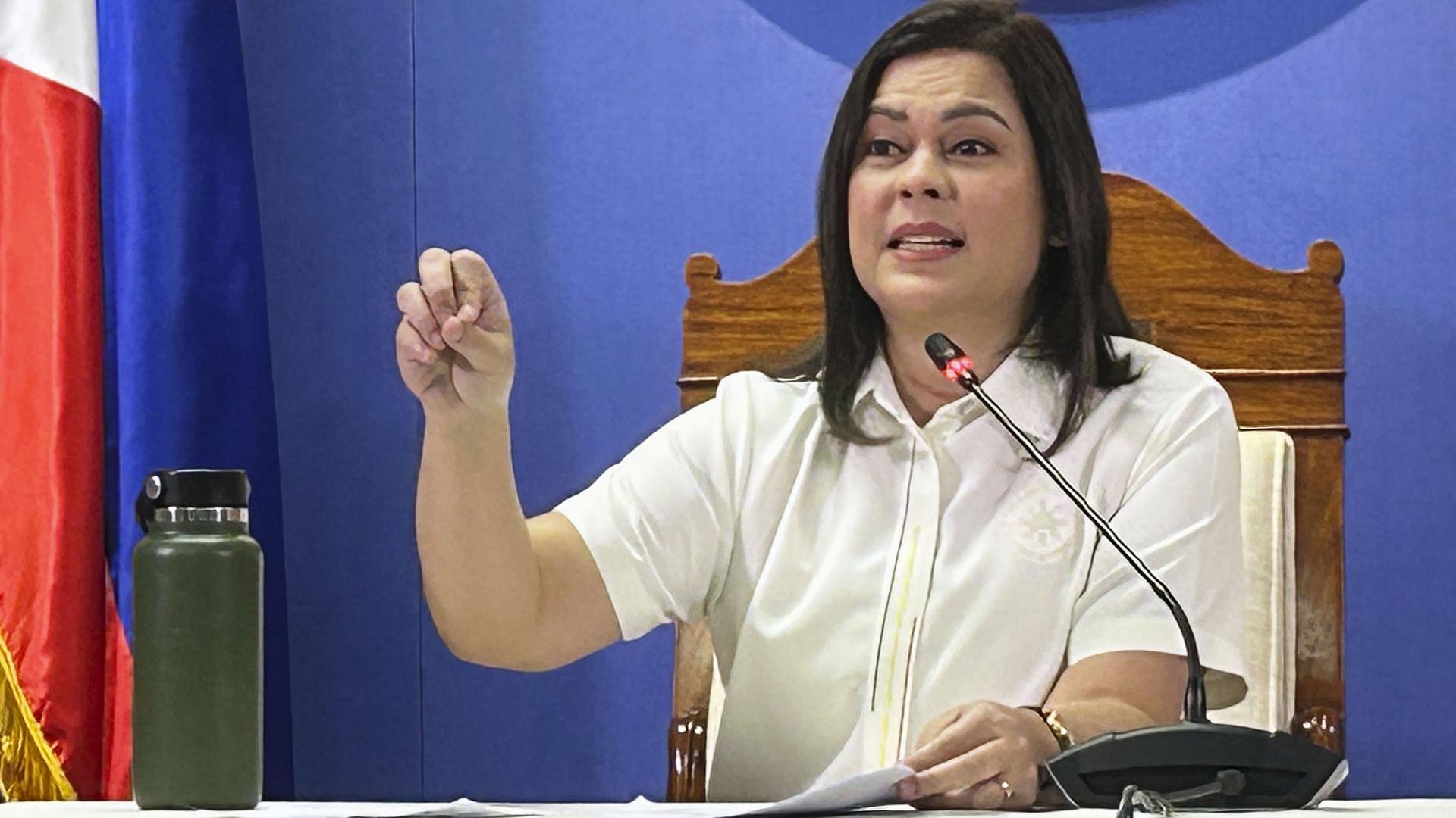 Die philippinische Vizepräsidentin Sara Duterte bei einer Pressekonferenz Die philippinische Vizepräsidentin Sara Duterte bei einer Pressekonferenz