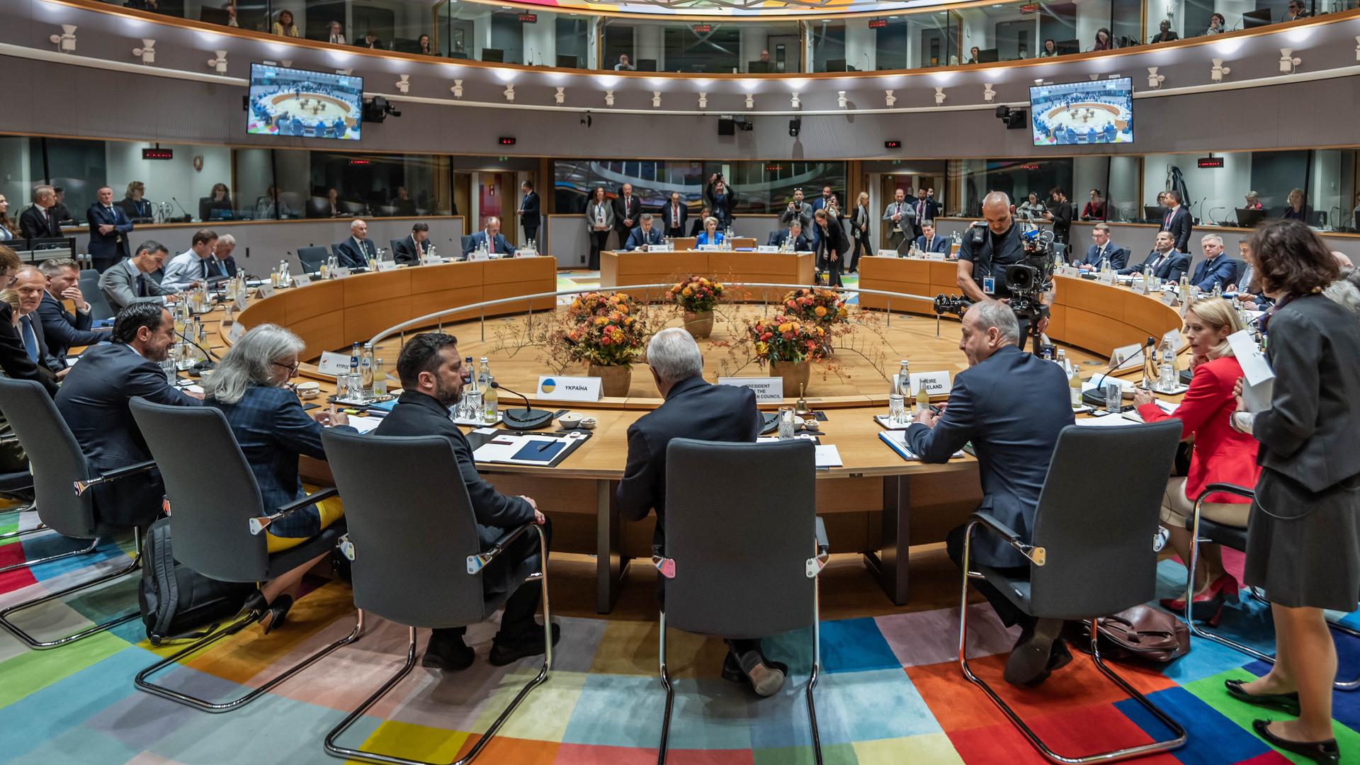 Zelenskyy Tells EU Leaders Ukraine Needs 70 Billion Euros for 2027