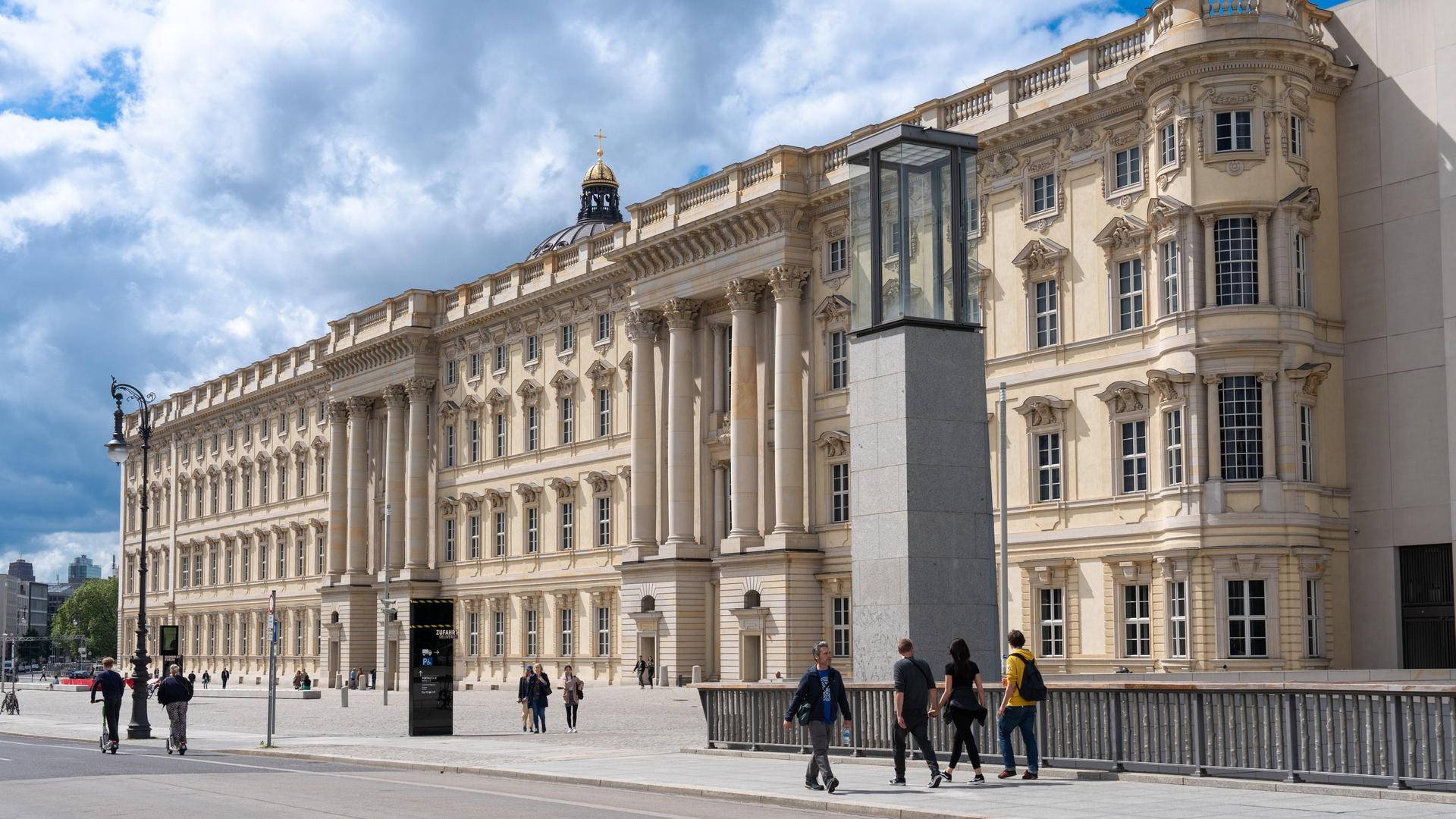 Blick auf die historisches Fassade des wiederaufgebauten Berliner Stadtschlosses.