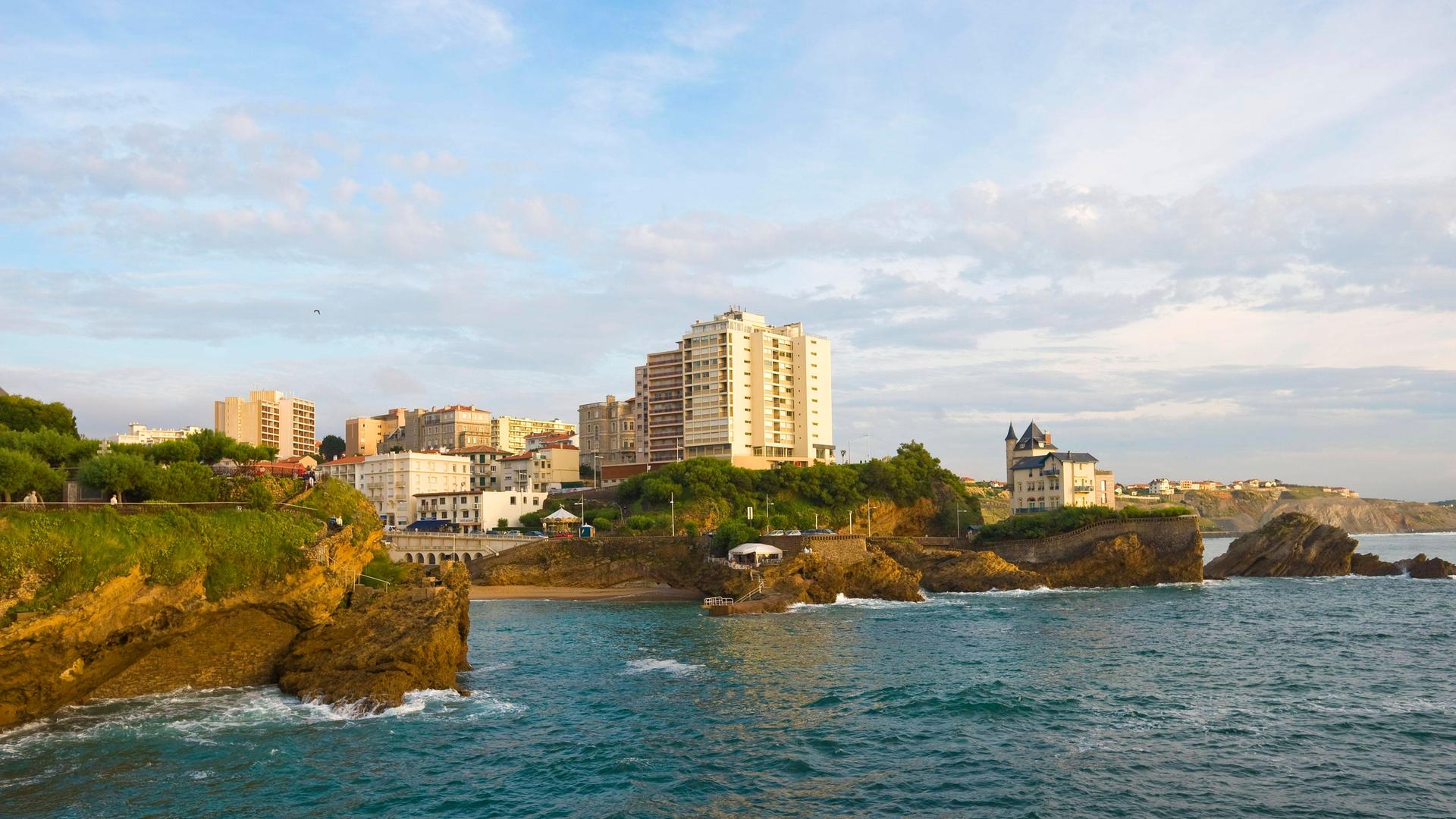 Blick auf Biarritz, auf Meer und Ort