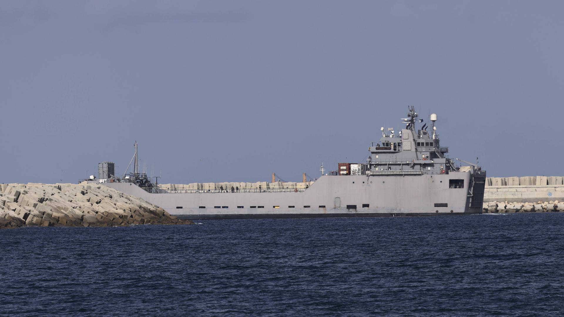Ein israelisches Militärschiff legt im Hafen von Aschdod in Israel an. Ein israelisches Militärschiff legt im Hafen von Aschdod in Israel an.