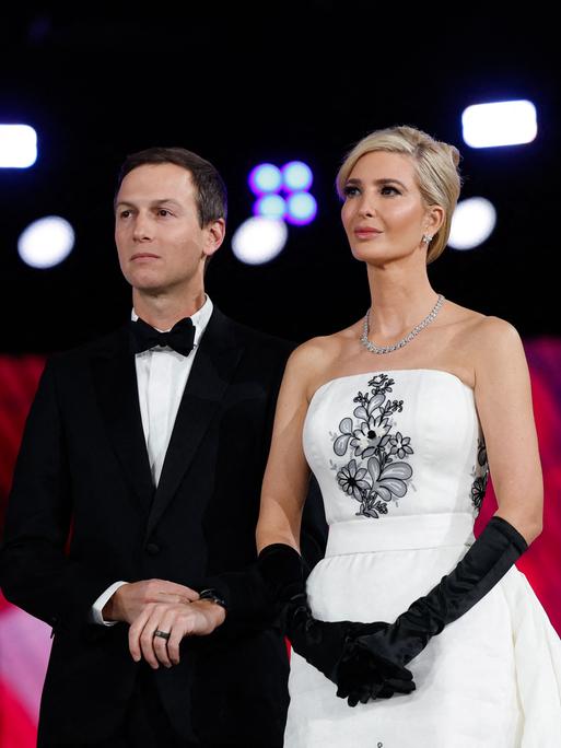 Jared Kushner und Ivanka Trump beim Liberty Inaugural Ball am 20. Januar 2025 in Washington, DC. Sie trägt ein weißes Kleid, er einen schwarzen Anzug.