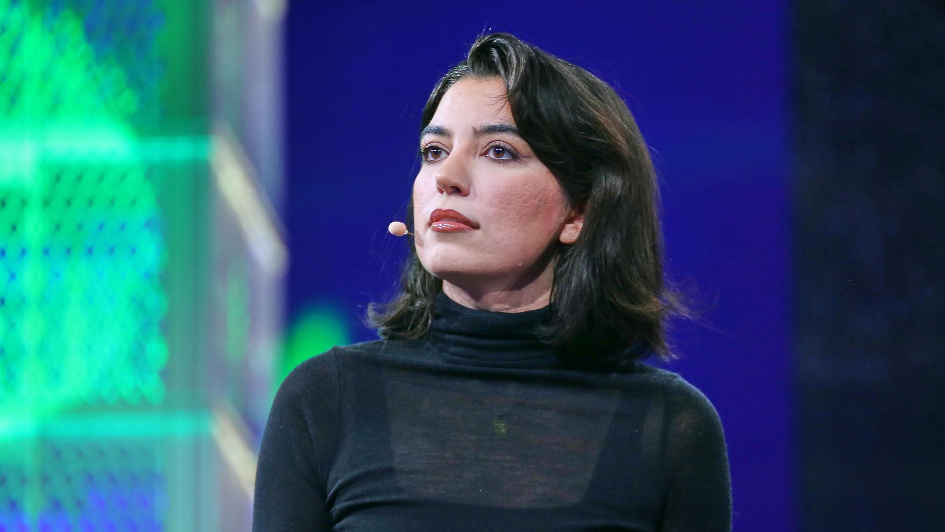 Aya Jaff, Autorin von " "Broligarchie" 