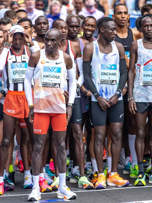 Läufer des Berlin-Marathons am Start