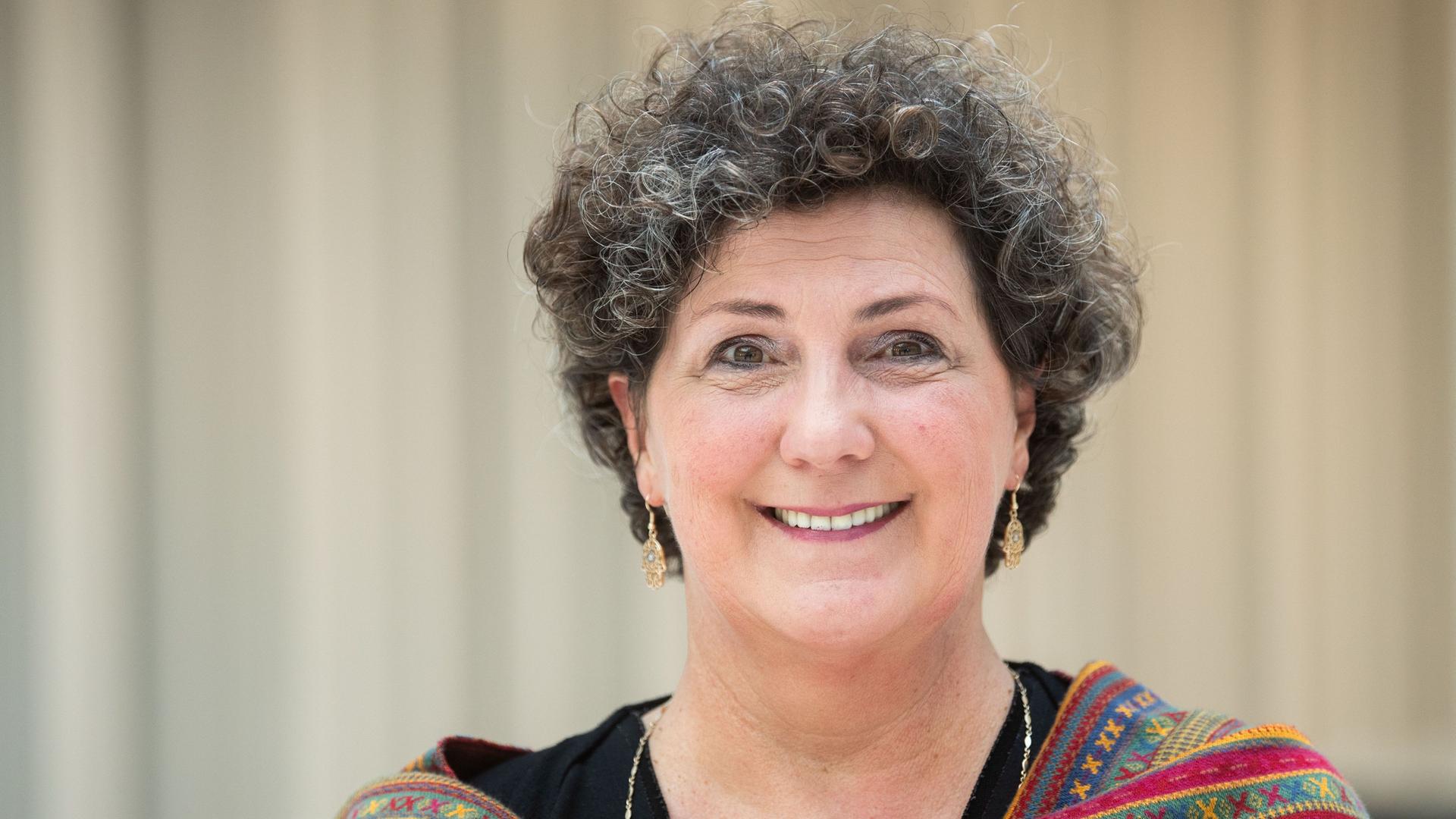 Anja Piel, Vorsitzende der Deutschen Rentenversicherung, lächelt in die Kamera. Anja Piel, Vorsitzende der Deutschen Rentenversicherung, lächelt in die Kamera.