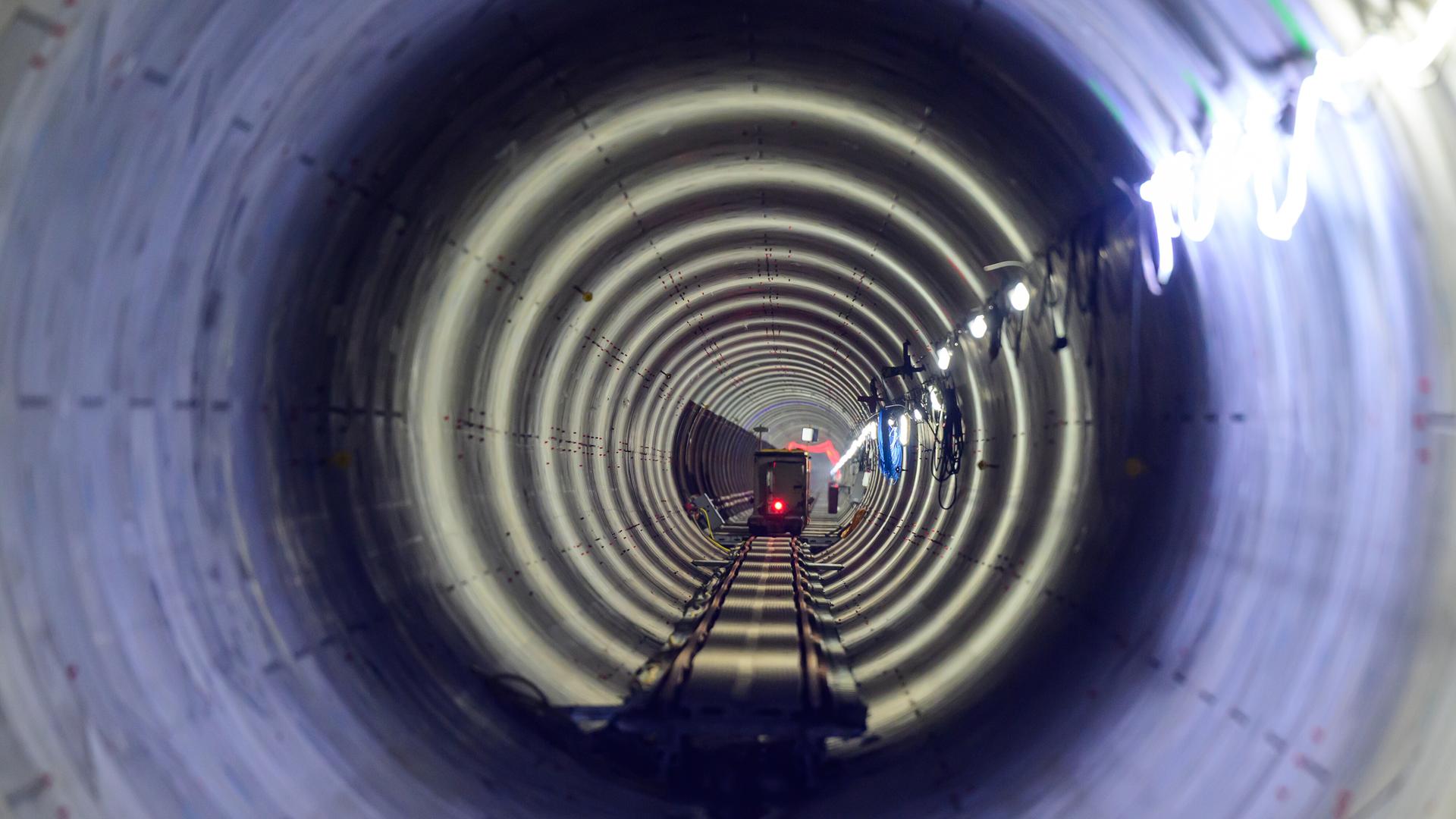Blick in den Tunnel der SuedLink-Elbquerung. 