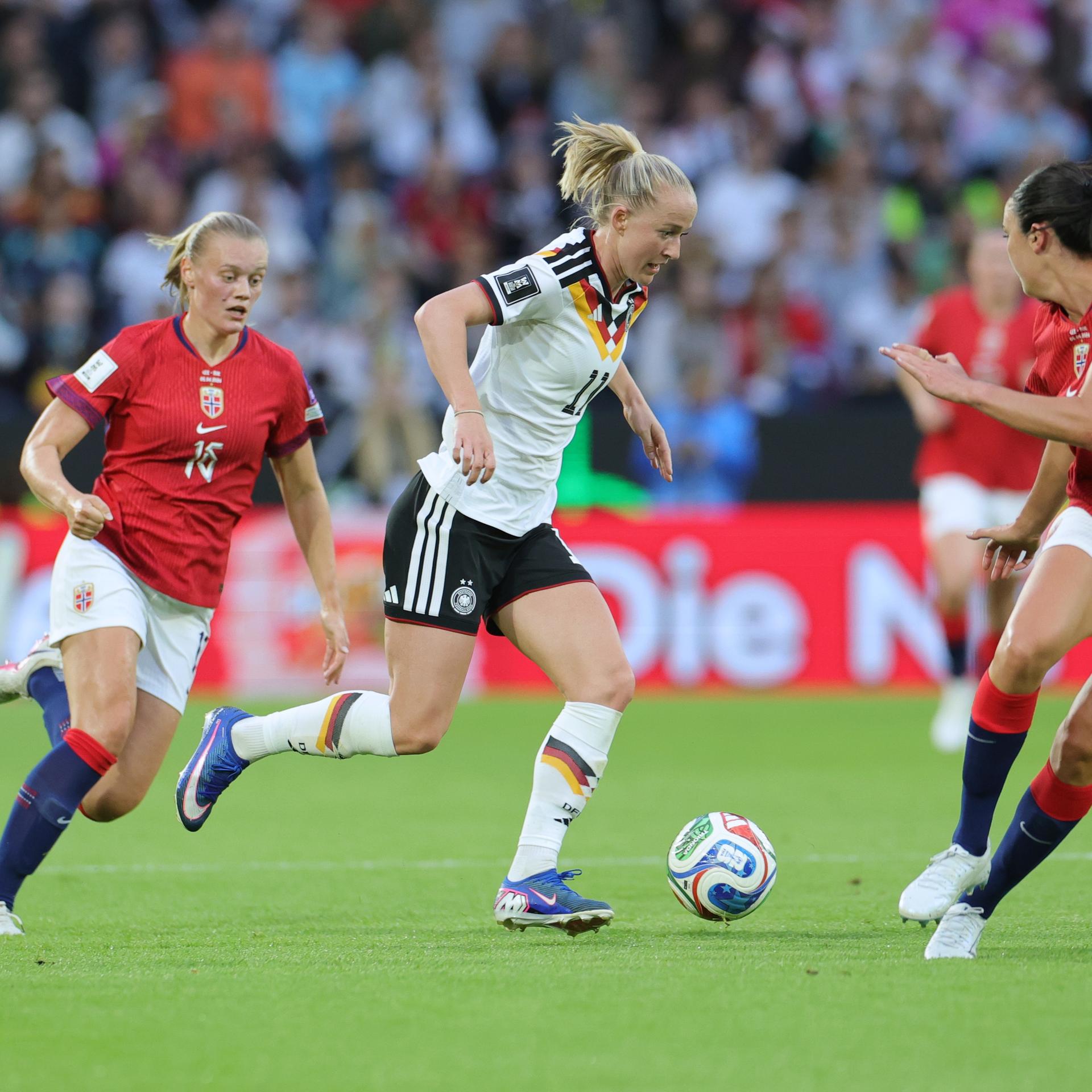 Sieg gegen Norwegen - Deutschlands Fußballerinnen lösen Ticket für WM 2027 in Brasilien