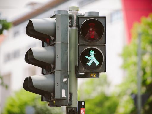 Ein grüner Ampelmann in Berlin
